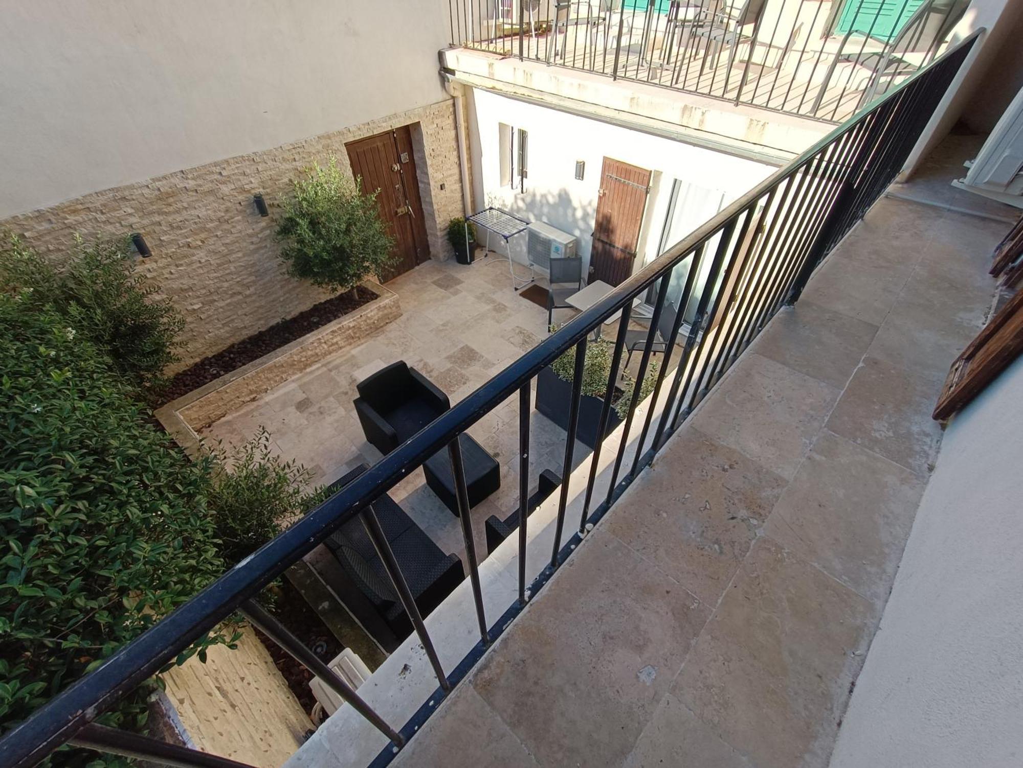 Appartements Et Studio Renoves En 2022, Intra Muros Avignon Exteriér fotografie